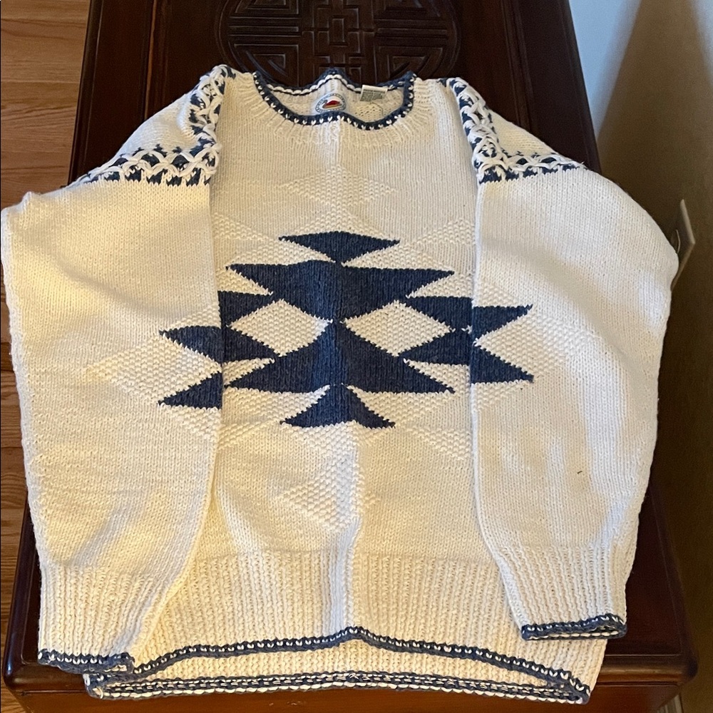 Geometric Patterned Sweater - White and Blue